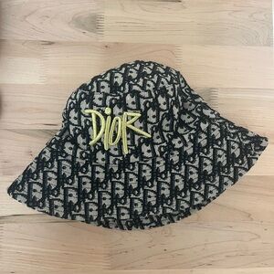 Dior bucket hat